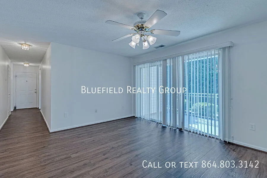 Welcome to Parkview Condos! This beautifully updated first-floor 2 bed, 2 bath condo near Eastsid... — Photo 4
