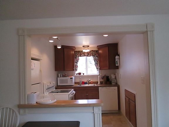 kitchen, all full size appliances