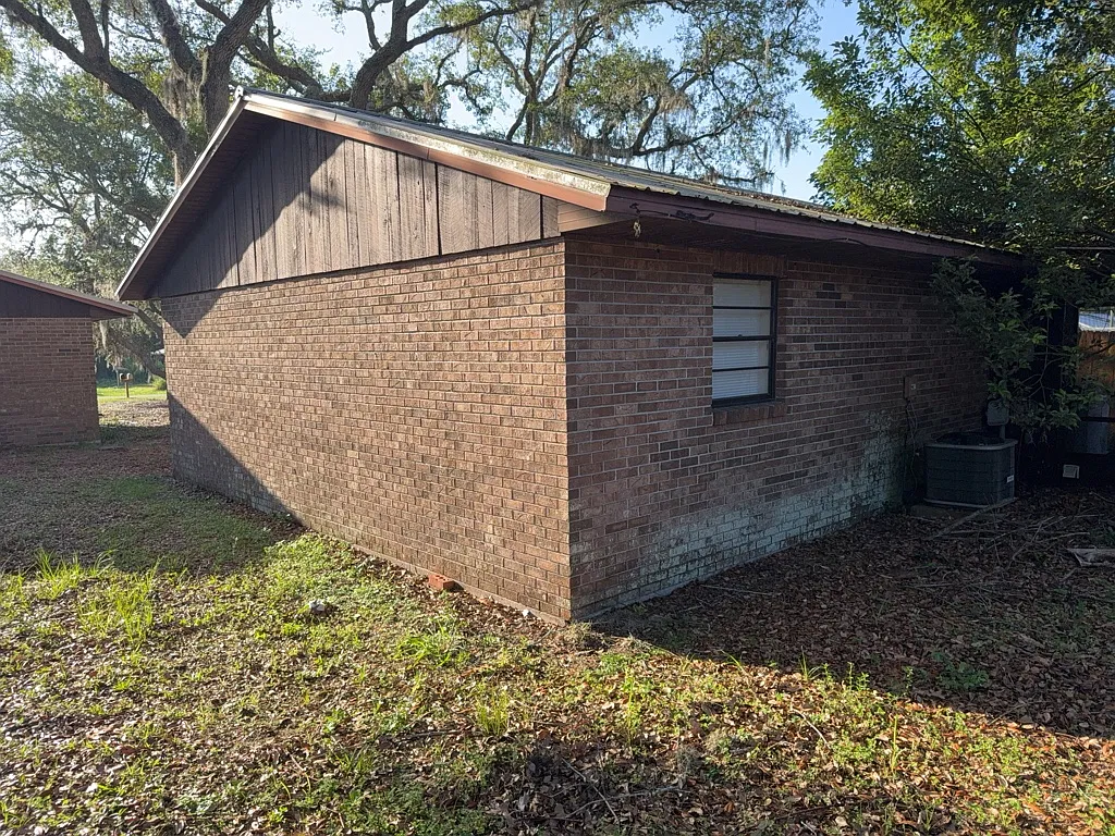 1915 Melady Ave — Photo 3