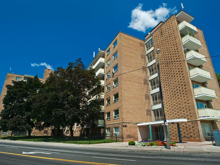 481 Vaughan Rd — Photo 1
