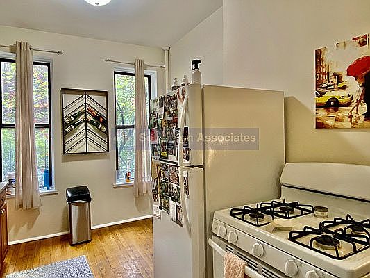 4th image of 516 E 84th St APT 3W
