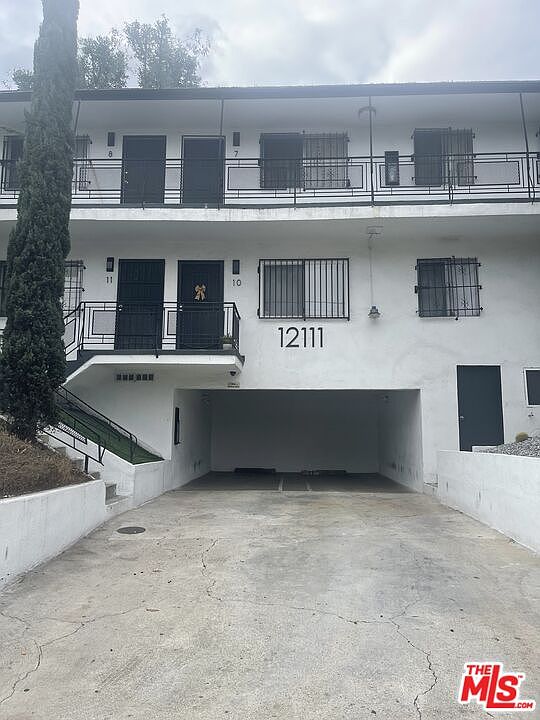 1st image of 12111 S Figueroa St