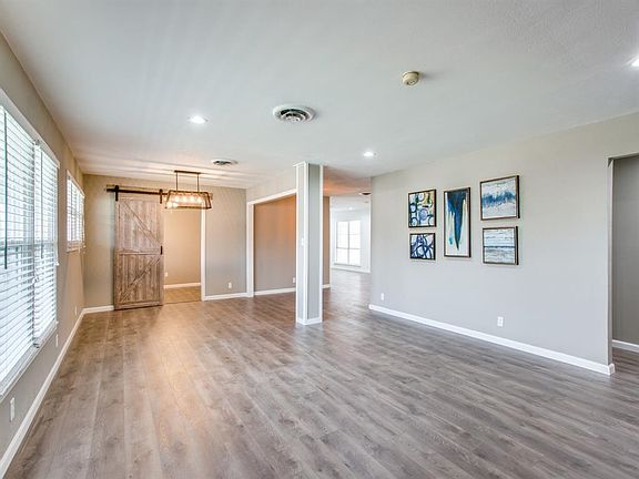 5th image of 5913 Trail Lake Dr