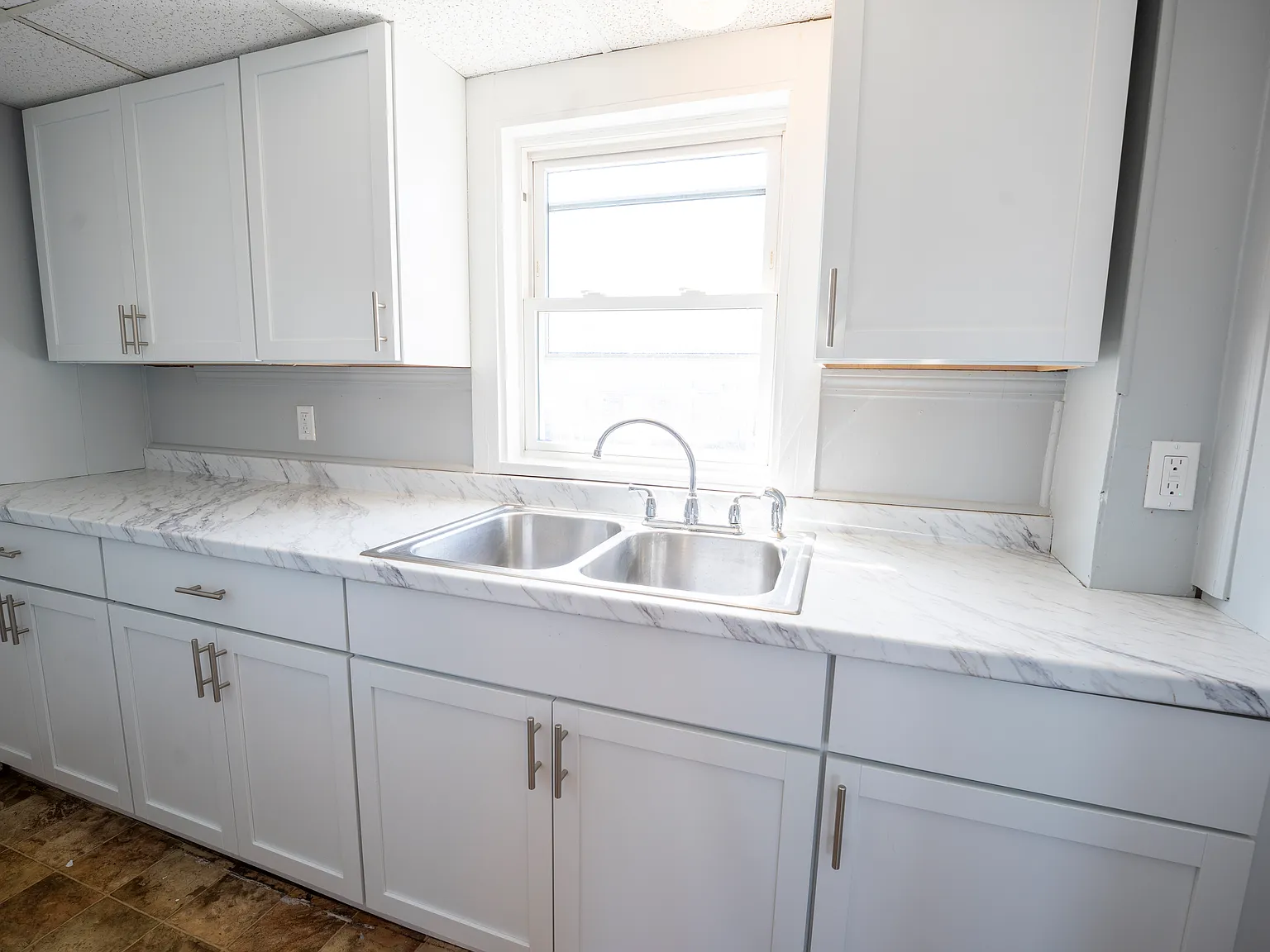 3 bed, 750 sqft, $2,500 — Photo 3