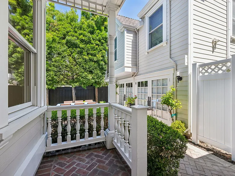 909 Ramona St — Photo 26