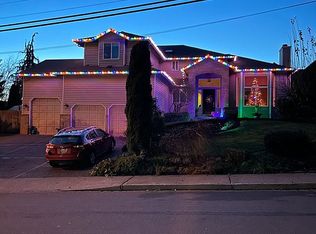 18229 64th Ave NE, Kenmore, WA 98028