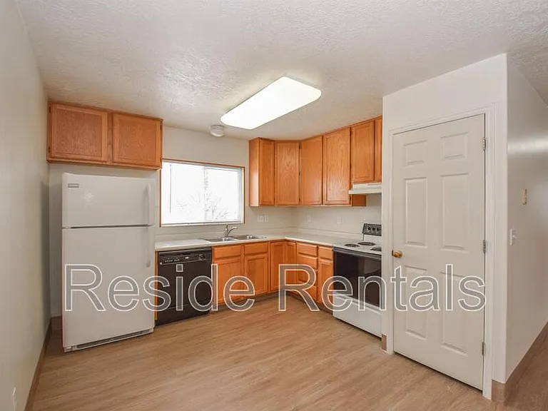 162 W 1100 N #4 — Photo 2