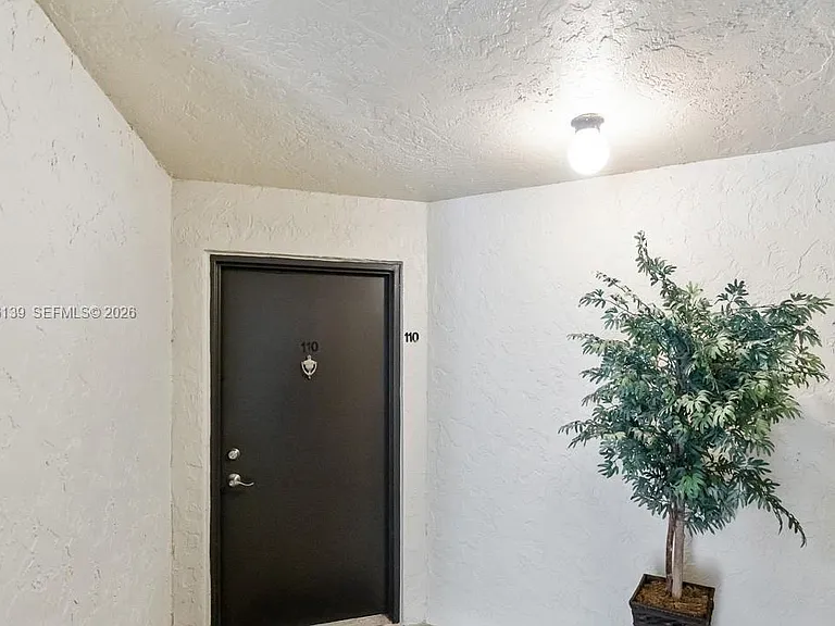 825 Egret Cir #110 — Photo 4