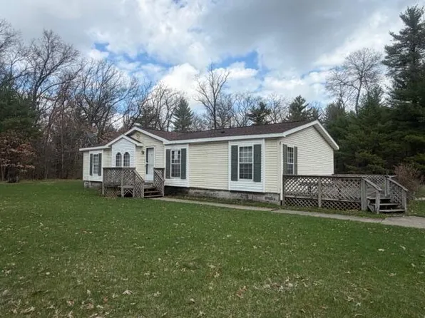 6136 S Poplar Ave, Newaygo, MI 49337