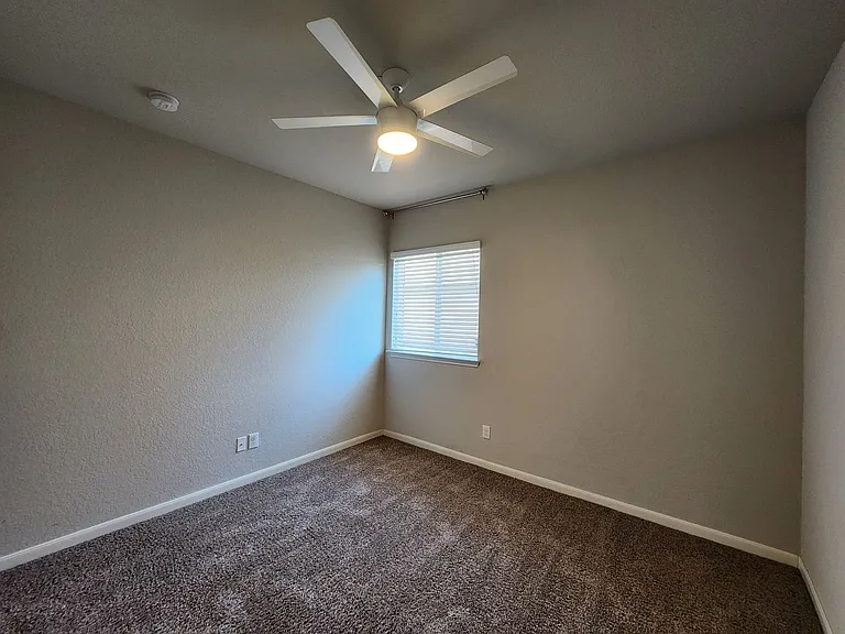 338 Oak Creek Way — Photo 34
