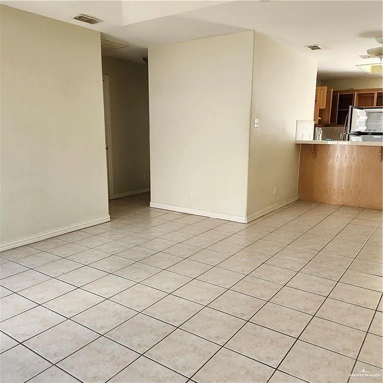 2 bed, 2.0 bath, 900 sqft, $800 — Photo 3