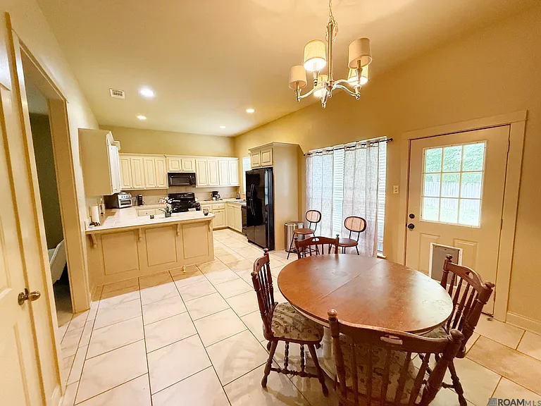 9441 Boone Dr — Photo 4