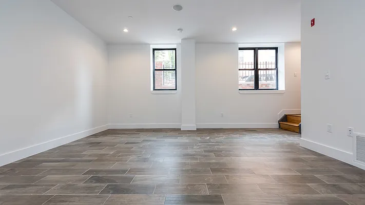 Rented by Nooklyn NYC LLC | media 43