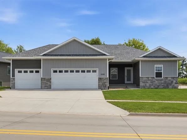 1030 Pheasant Ln, North Liberty, IA 52317