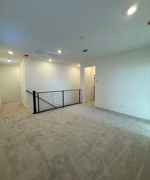 Large Loft w/modern stair rail