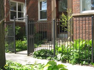 1426 W Hollywood Ave #1, Chicago, IL 60660