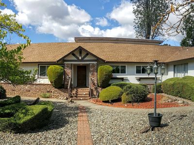 5027 Boulder Ln, Santa Rosa, CA, 95405