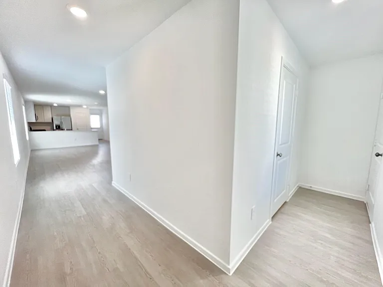 3019 Mallorca Dr — Photo 4