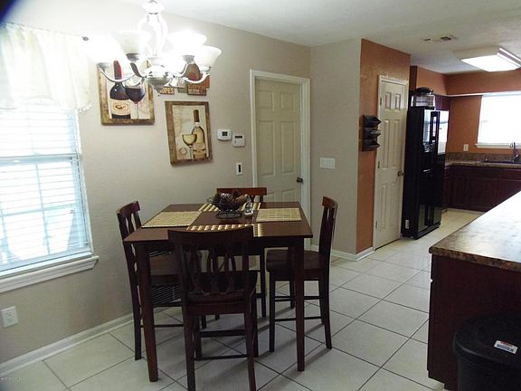 3rd image of 8469 Spicewood Dr