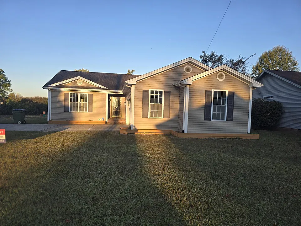 1030 Sivley Rd