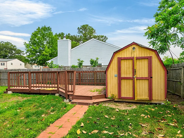3200 Vermeer Dr #8 — Photo 34
