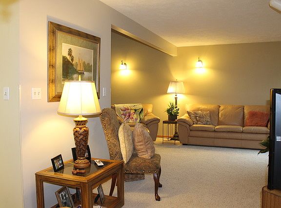 5th image of 2407 Reynolds Manor Dr