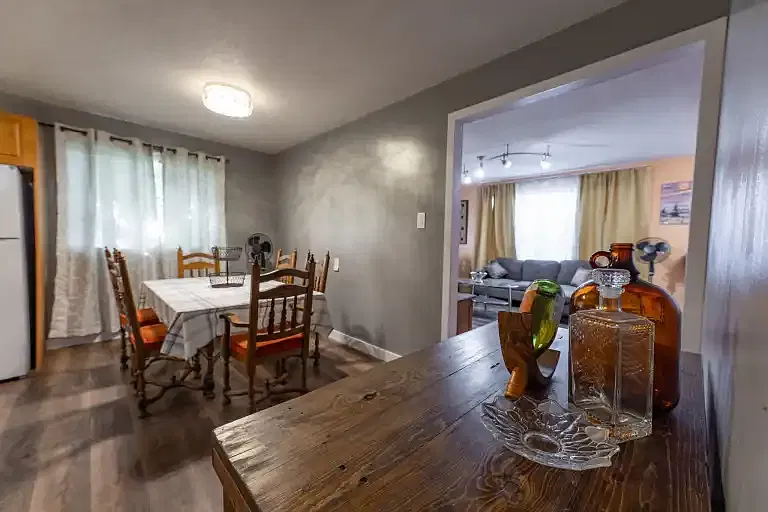 3 bed, 1.0 bath, $2,500 — Photo 3