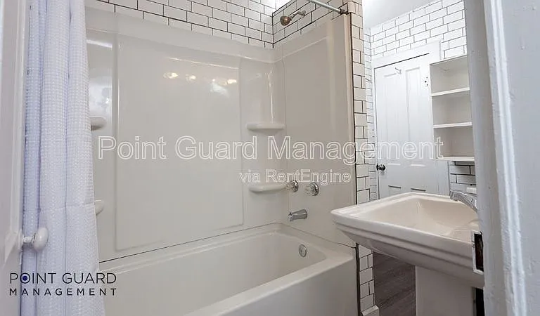 226 S Millwood Ave — Photo 11