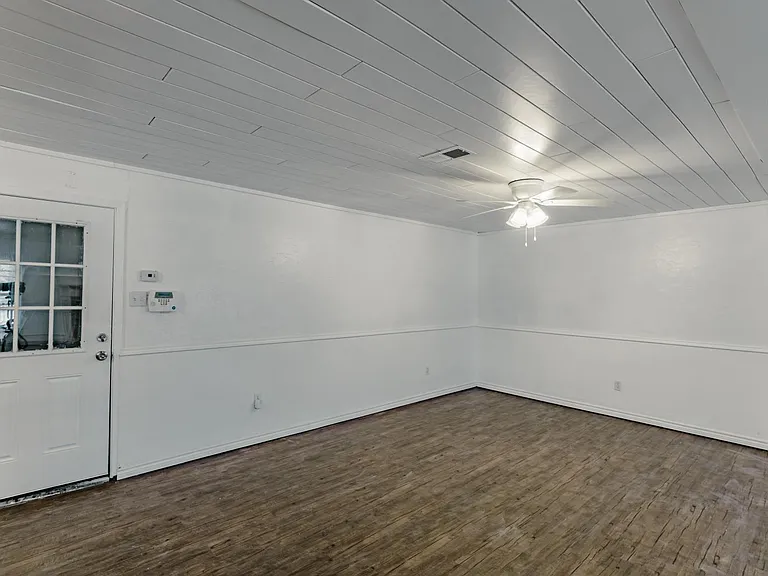 5821 Circular Dr — Photo 9