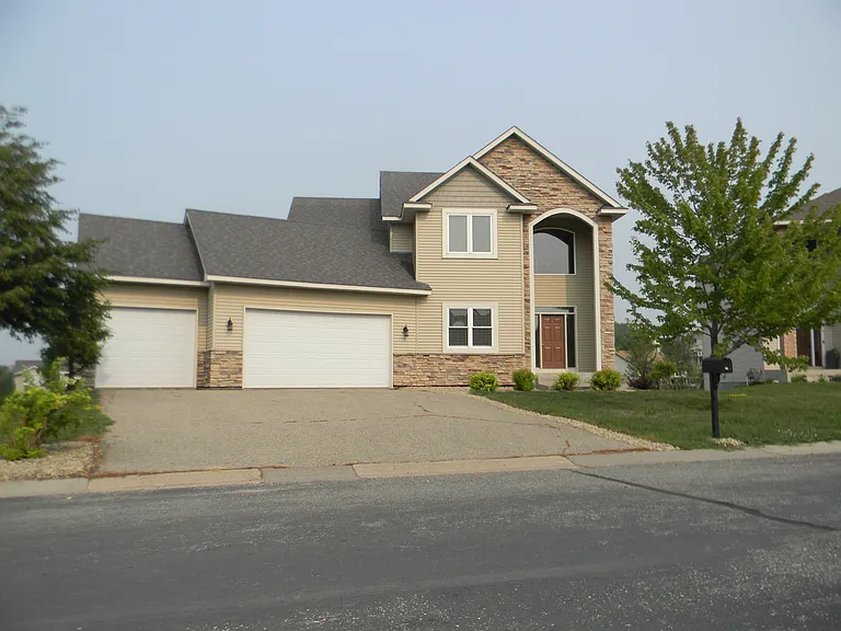 1012 Harvest Dr SW — Photo 1