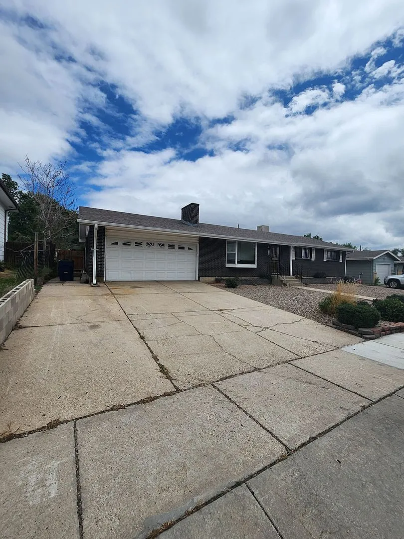 Building Photo - 313 S Chelton Rd