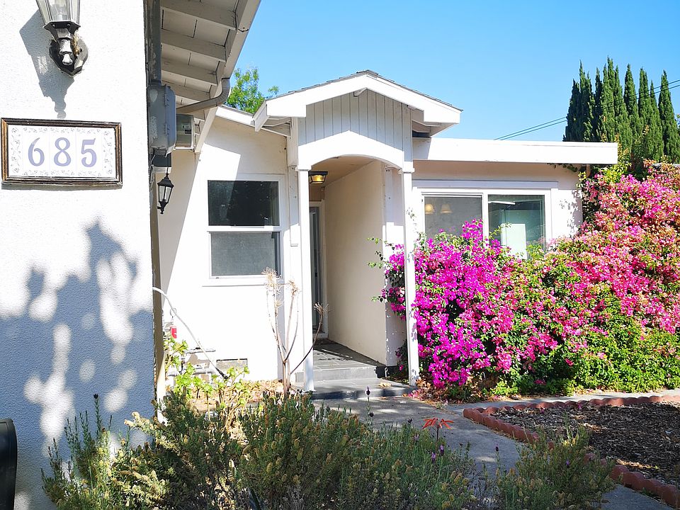 1st image of 685 Carolina Ave #0