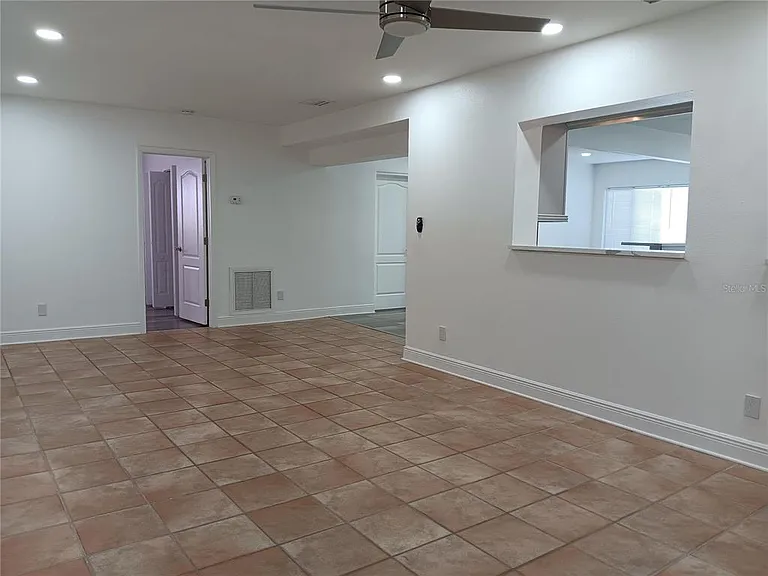 4864 Lake Charles Dr N — Photo 12