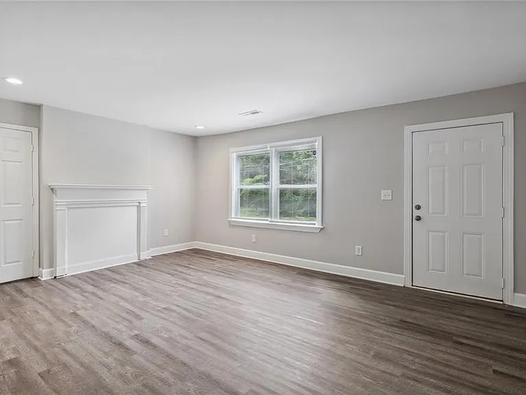 1641 Sandtown Rd SW — Photo 5