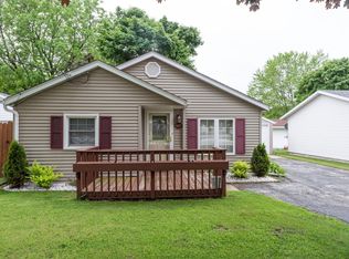 1417 Dewey St, Manitowoc, WI 54220