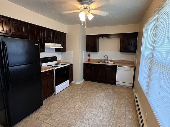 3rd image of 3872 Niles Carver Rd APT 4