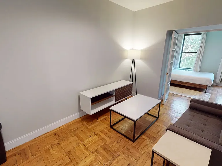 715 E 5th St #3C — Photo 7