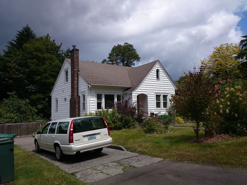 2nd image of 2516 NE 91st St