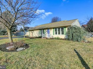 819 Geyer Dr, Chambersburg, PA 17201
