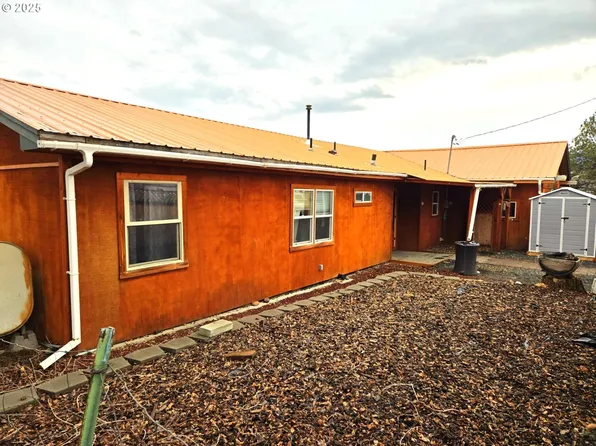 390 Highlan Ter, Mount Vernon, OR 97865