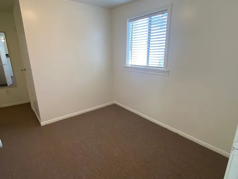 2787 Orville Ave — Photo 11
