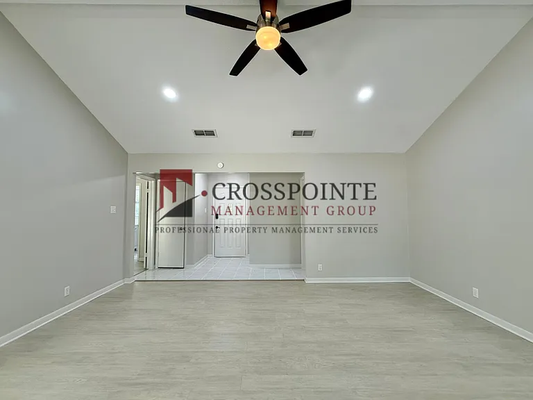 1103 Donna Dr — Photo 3