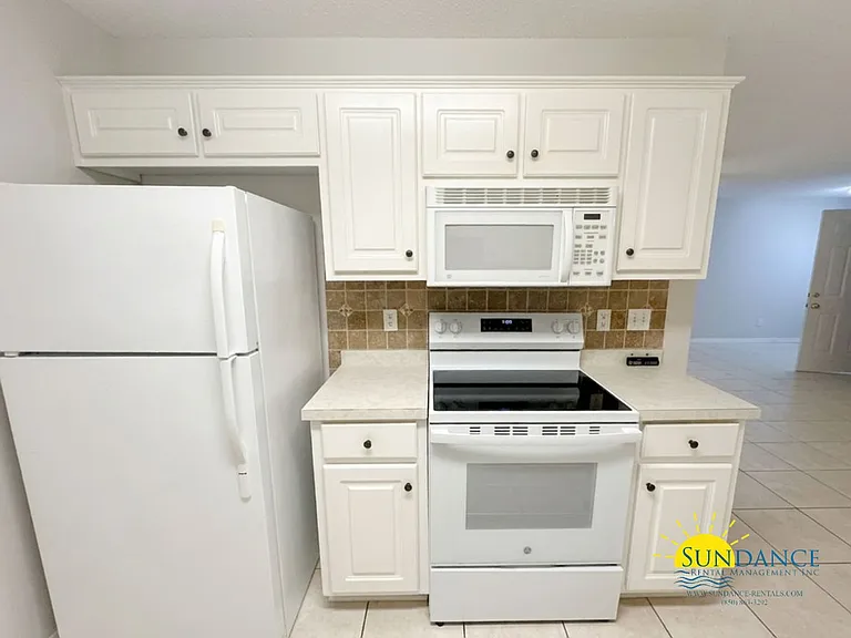 27 E Lane Dr — Photo 4