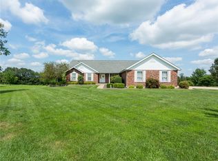 14 Prairie Crossing Dr, O'Fallon, MO 63366