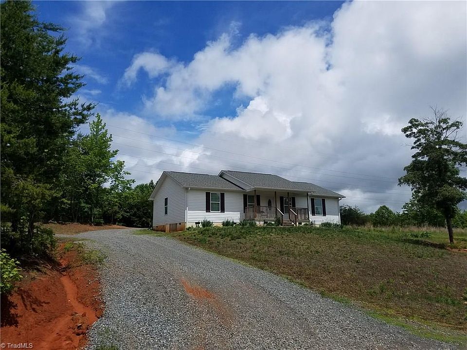 1st image of 157 Oval Dr