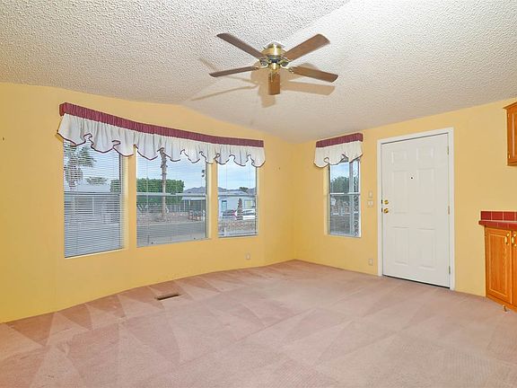 4th image of 13833 E 47th Dr