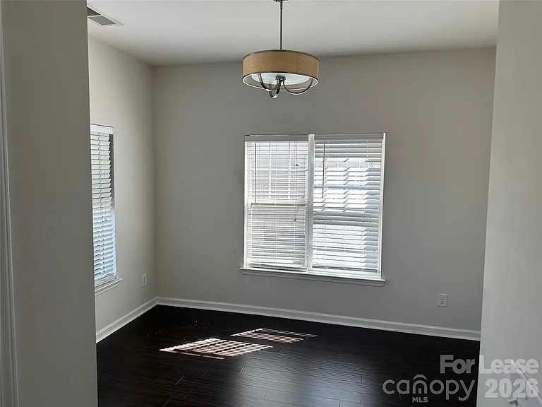 164 Parkwood Ave — Photo 6