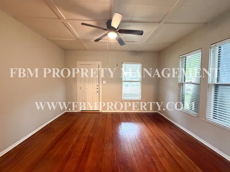 205 W Gilmer St — Photo 3