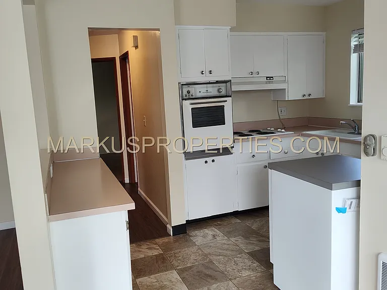 110 SW 137th Ave #3 — Photo 4