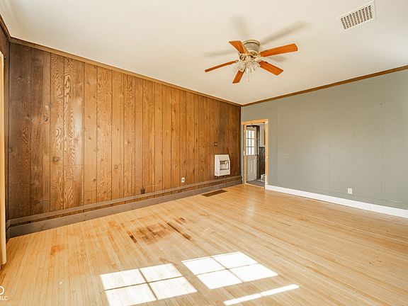 4th image of 9100 S County Road 300 W